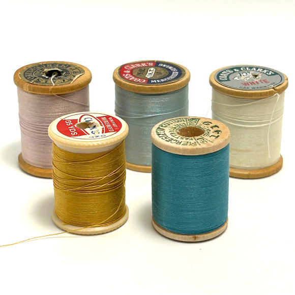 Vintage Thread On Wooden Spools Lot Of 30 - Picture 9 of 10